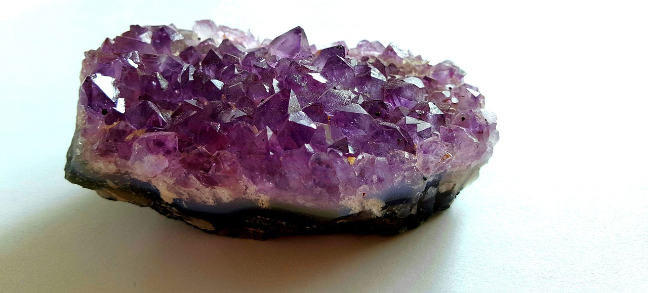 amethyst, geode, cluster-4216308.jpg