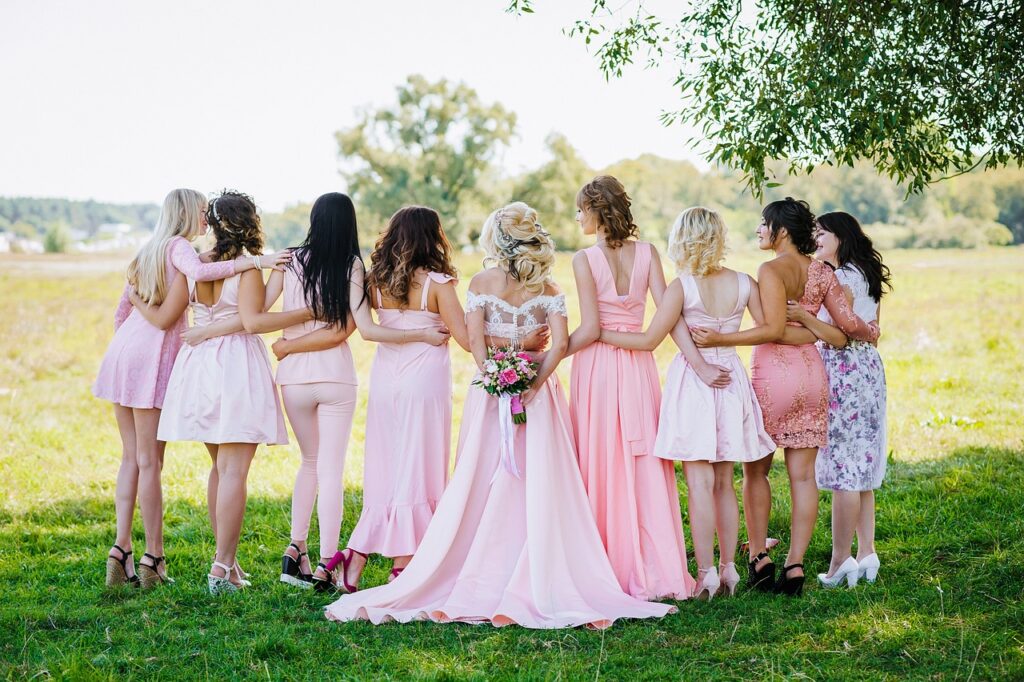 woman, bridal party, lineup-4081760.jpg